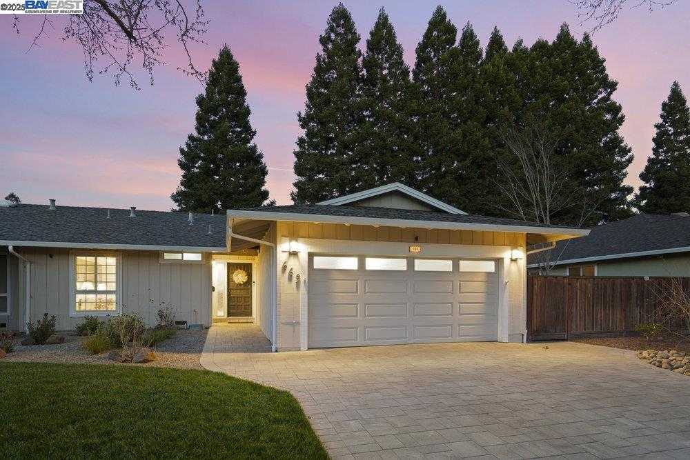 Neighborhood Neighborhood-29