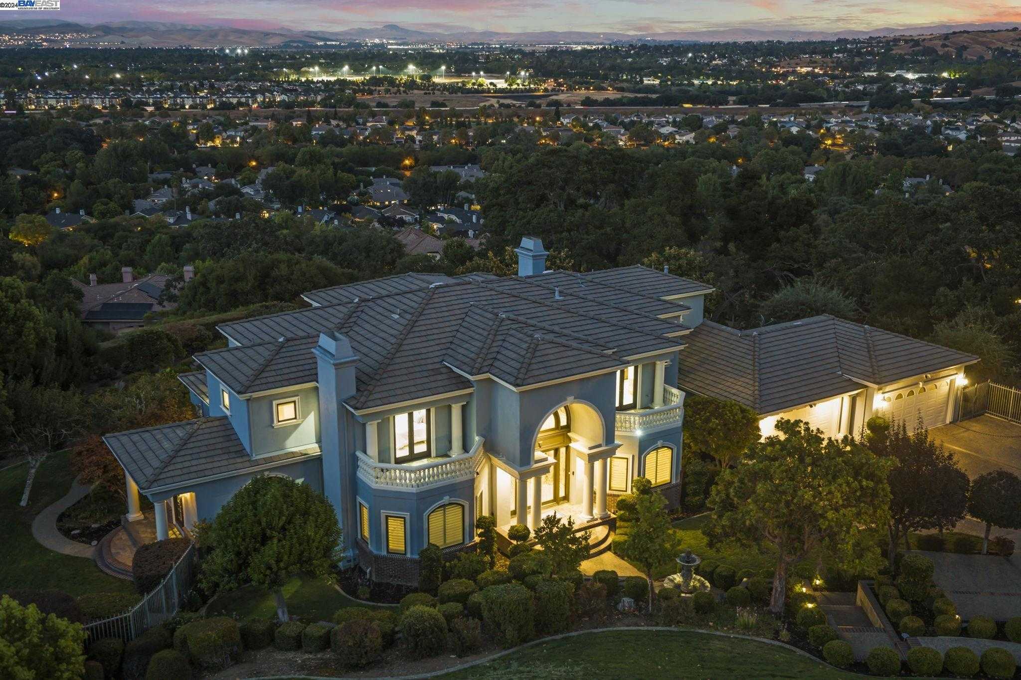 Neighborhood Neighborhood-5