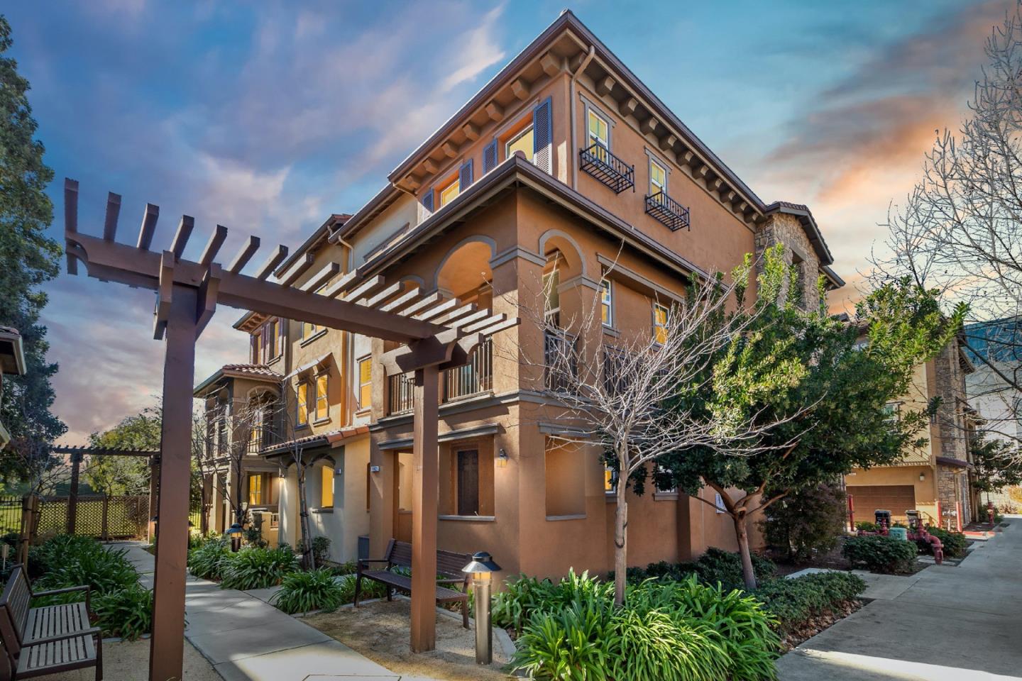 Neighborhood Neighborhood-54