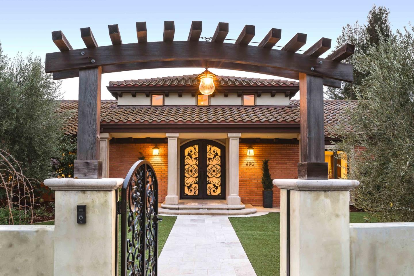 Neighborhood Neighborhood-4