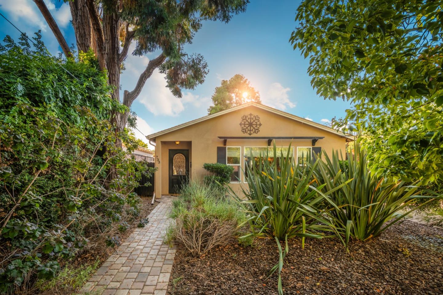 Neighborhood Neighborhood-69