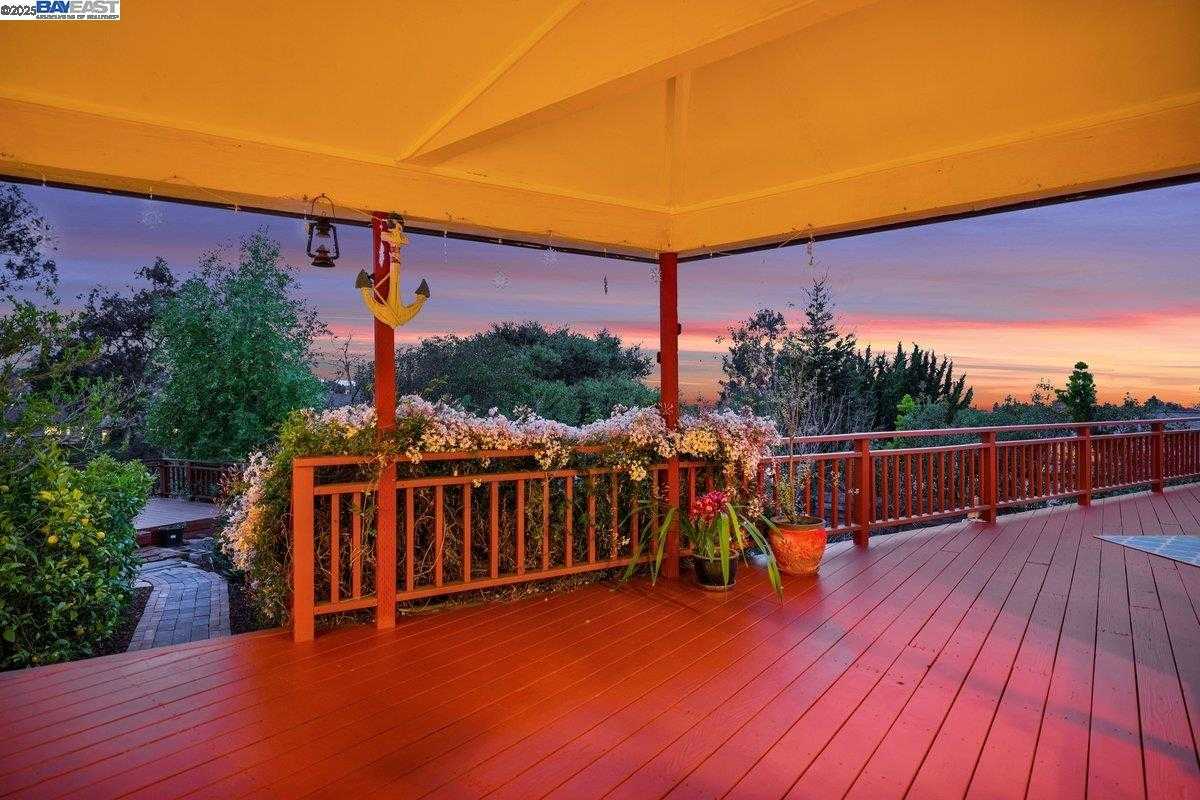 Neighborhood Neighborhood-68