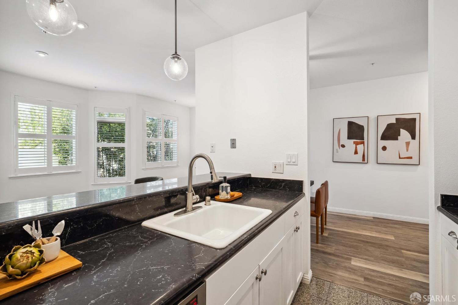 Neighborhood Neighborhood-10