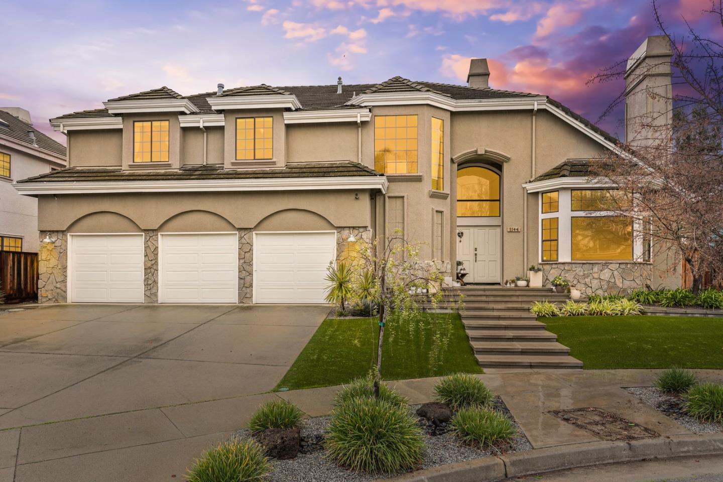 Neighborhood Neighborhood-10