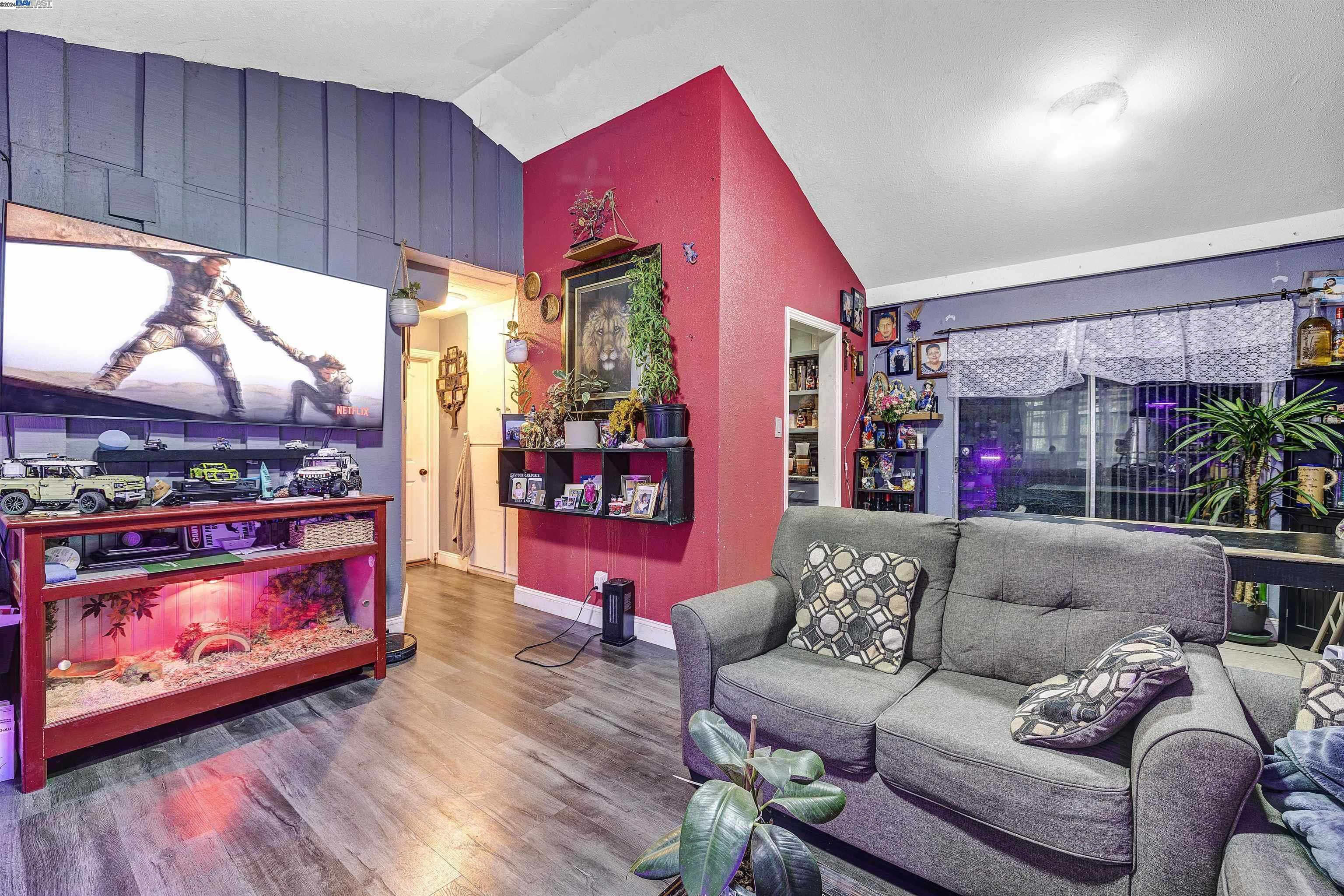 Neighborhood Neighborhood-3