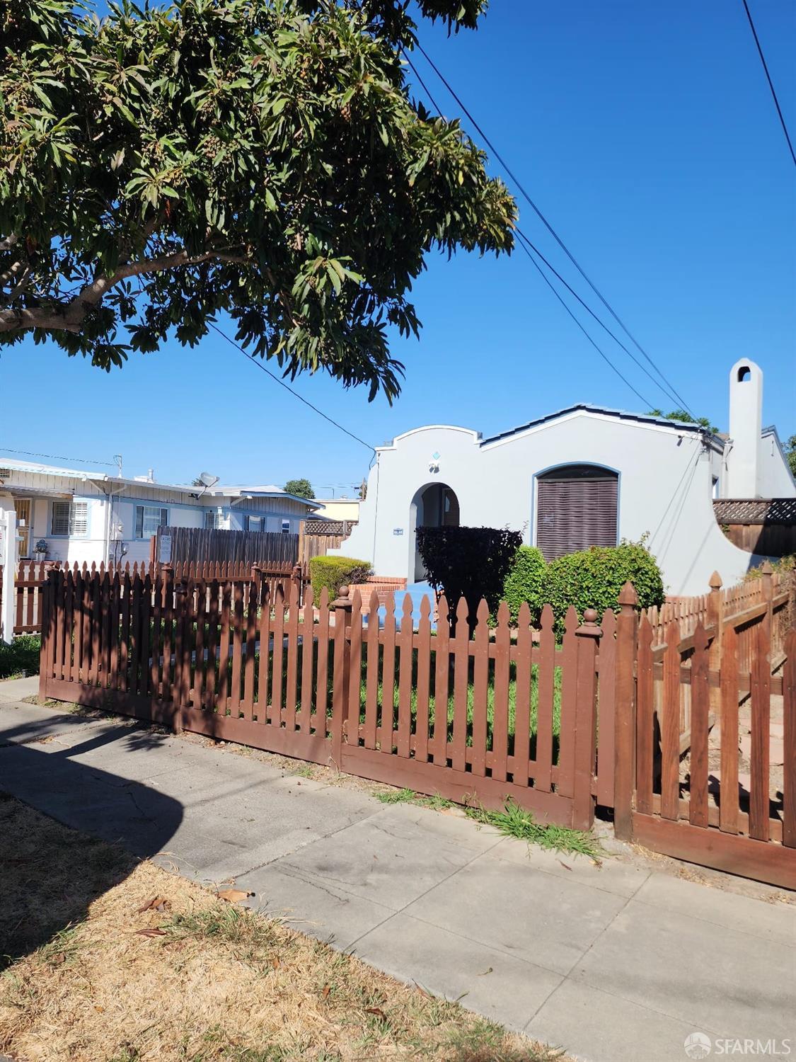 Neighborhood Neighborhood-28