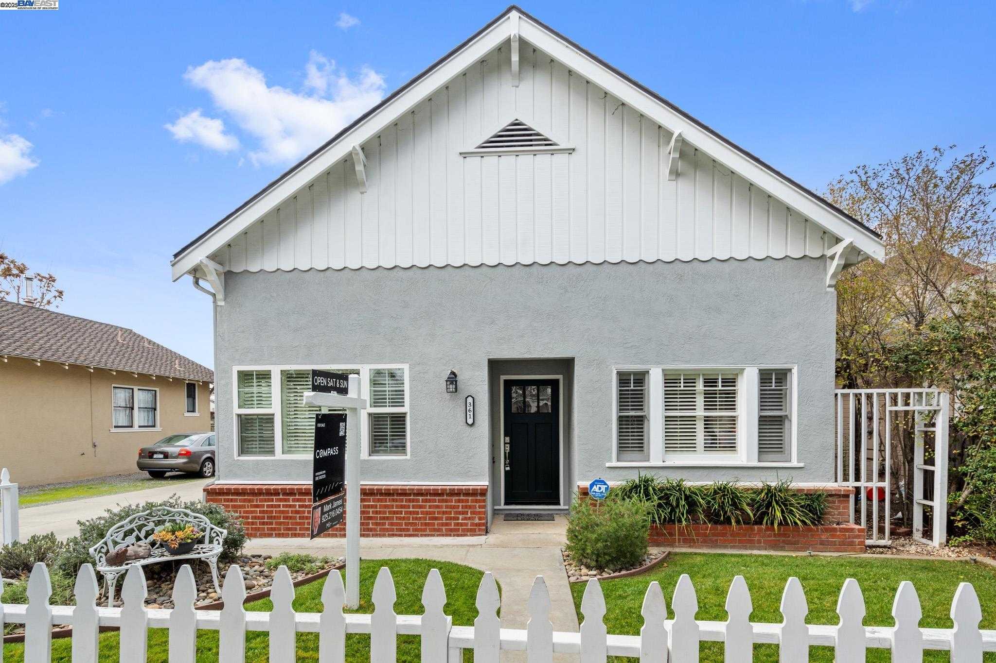 Neighborhood Neighborhood-15