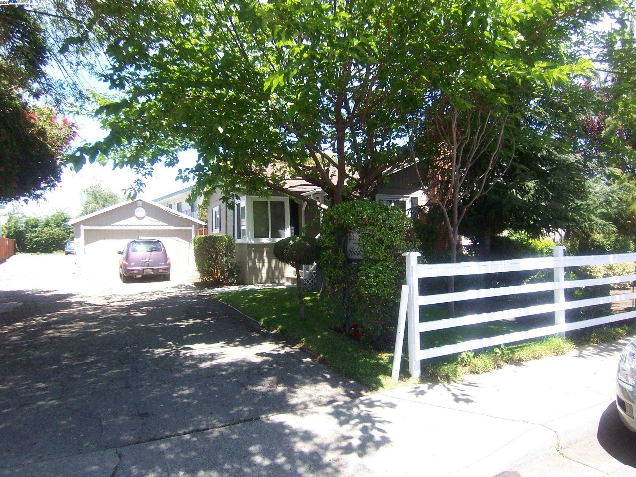 Neighborhood Neighborhood-15