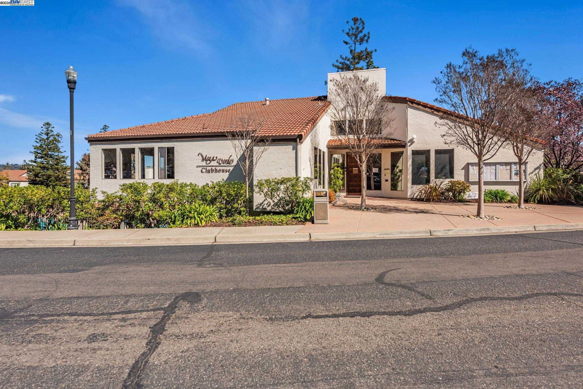 Neighborhood Neighborhood-32