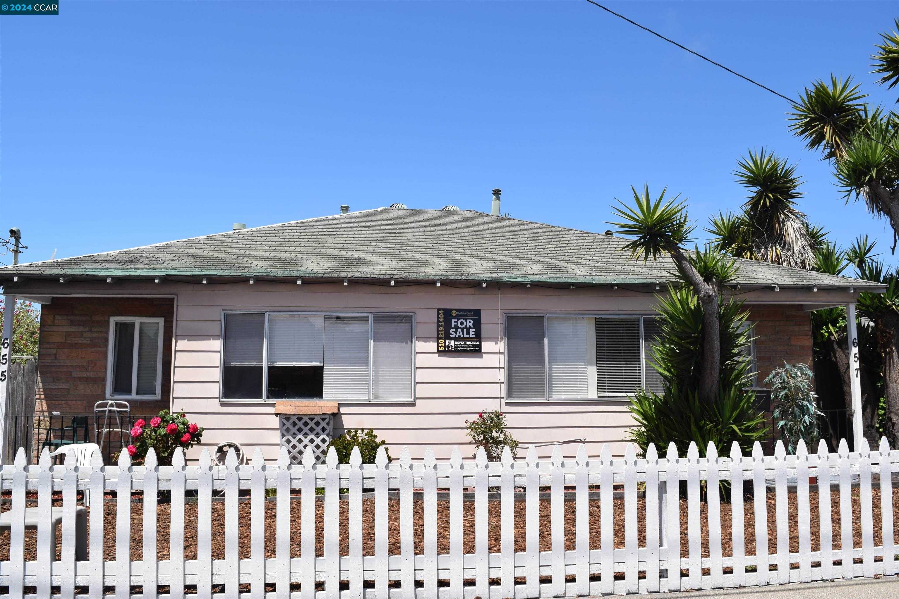 Neighborhood Neighborhood-20