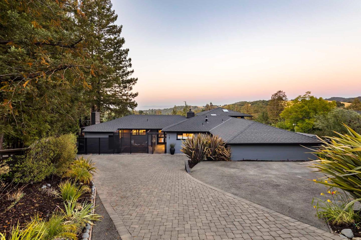 Neighborhood Neighborhood-4