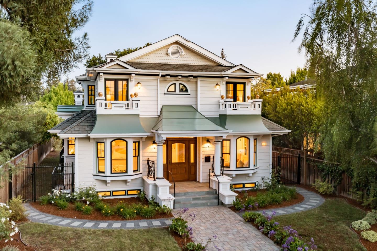 Neighborhood Neighborhood-8