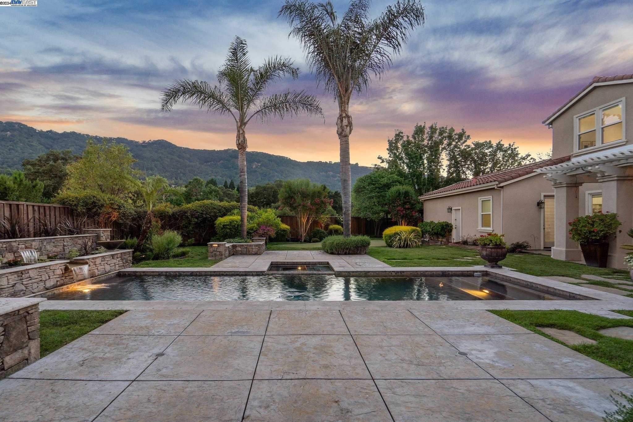 Neighborhood Neighborhood-4