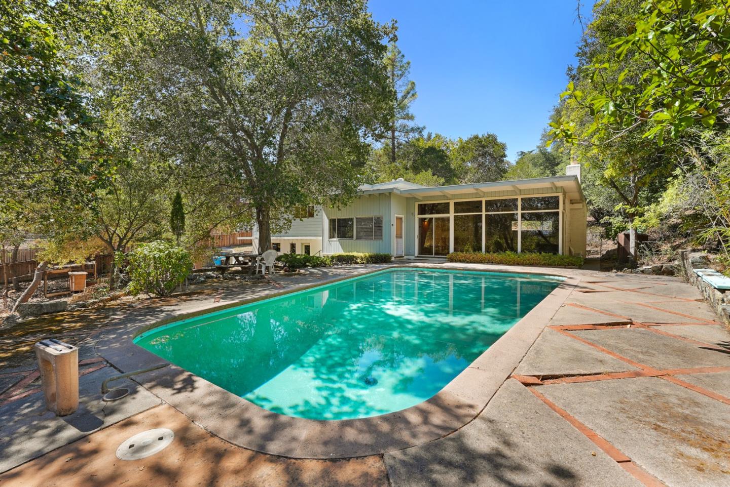 Neighborhood Neighborhood-16