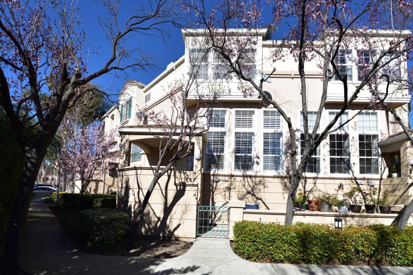 Neighborhood Neighborhood-107