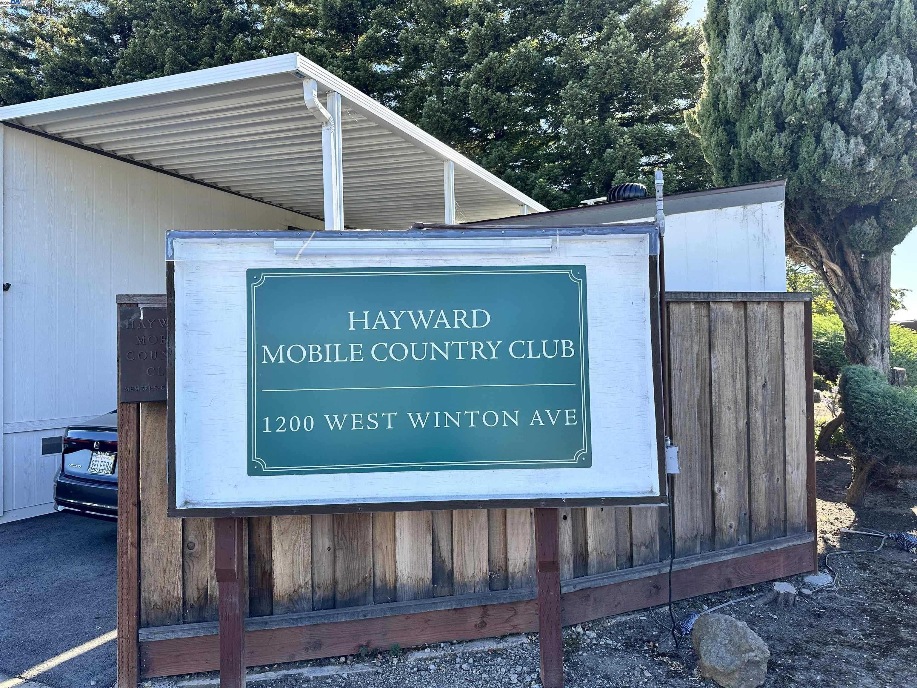 Neighborhood Neighborhood-20