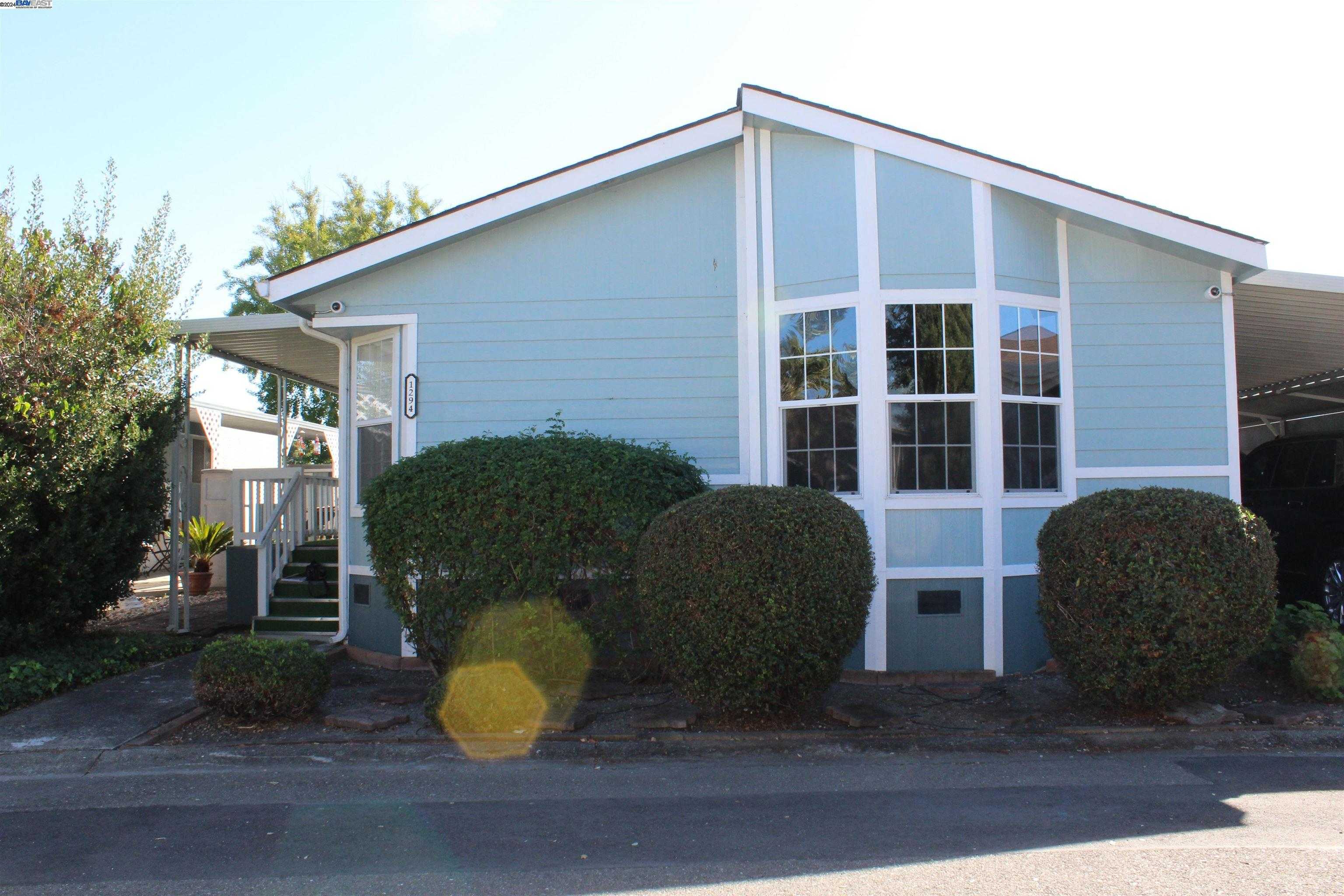 Neighborhood Neighborhood-18