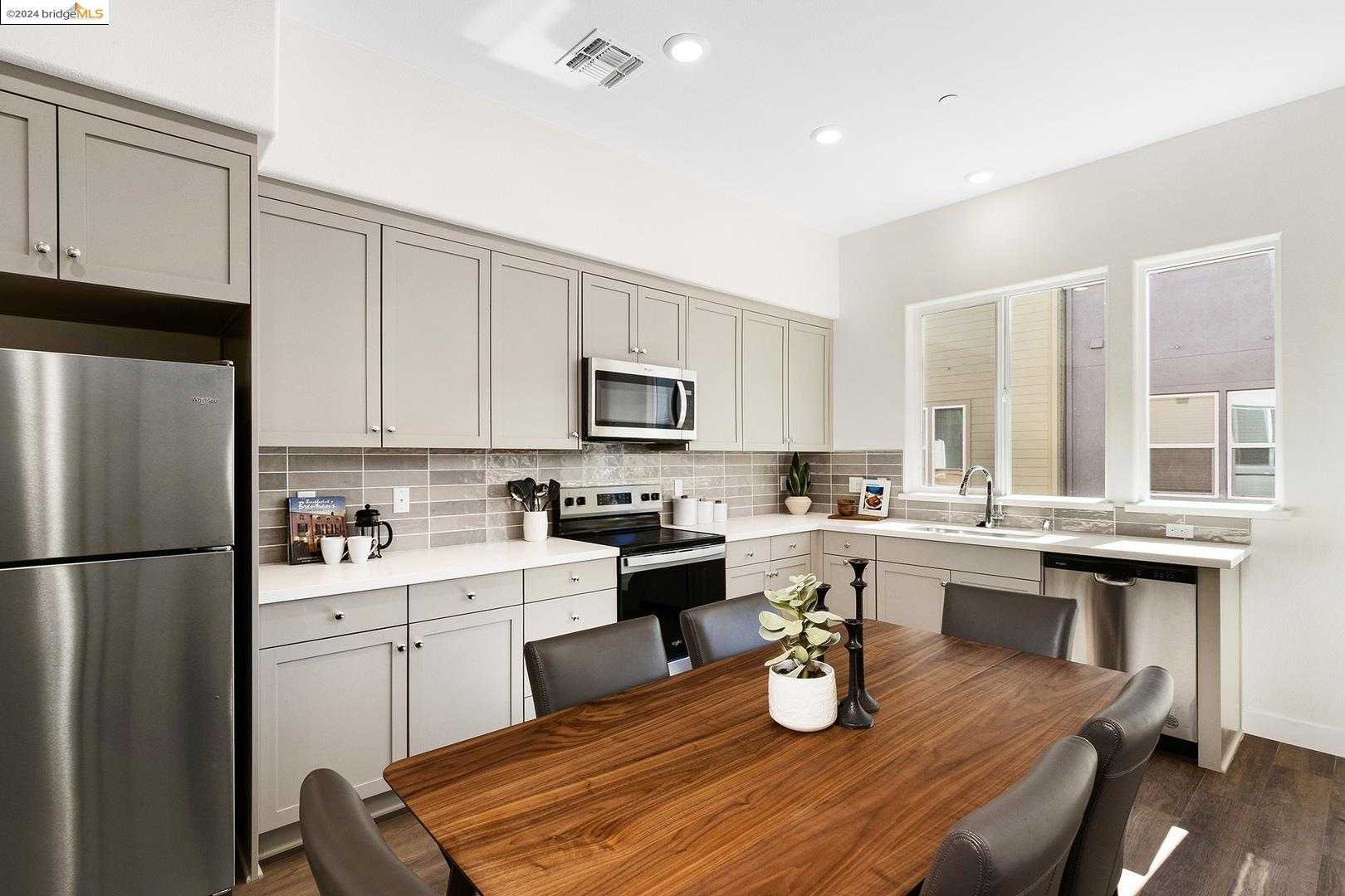 Neighborhood Neighborhood-136