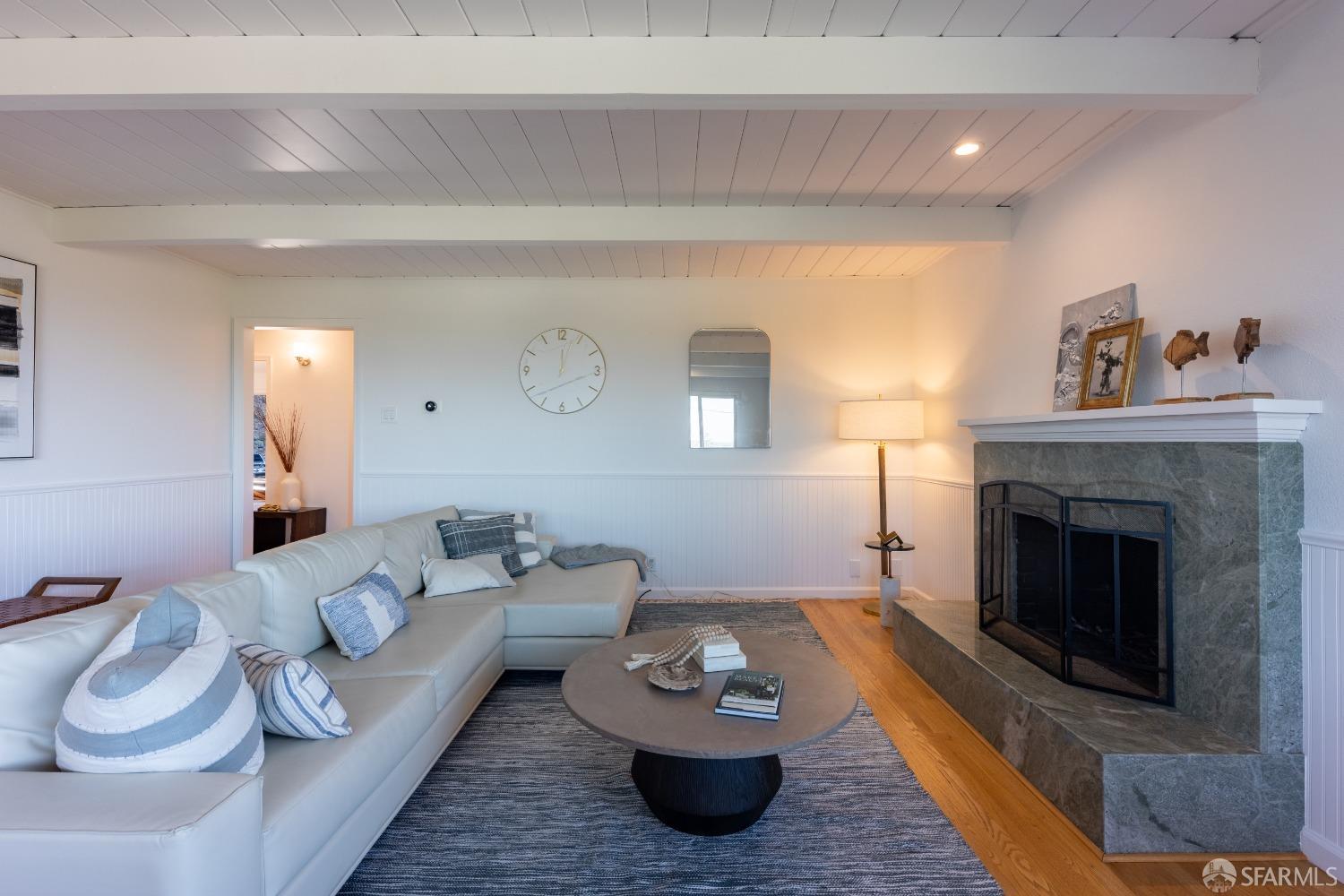 Neighborhood Neighborhood-120