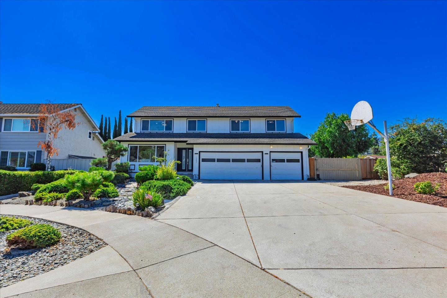 Neighborhood Neighborhood-8