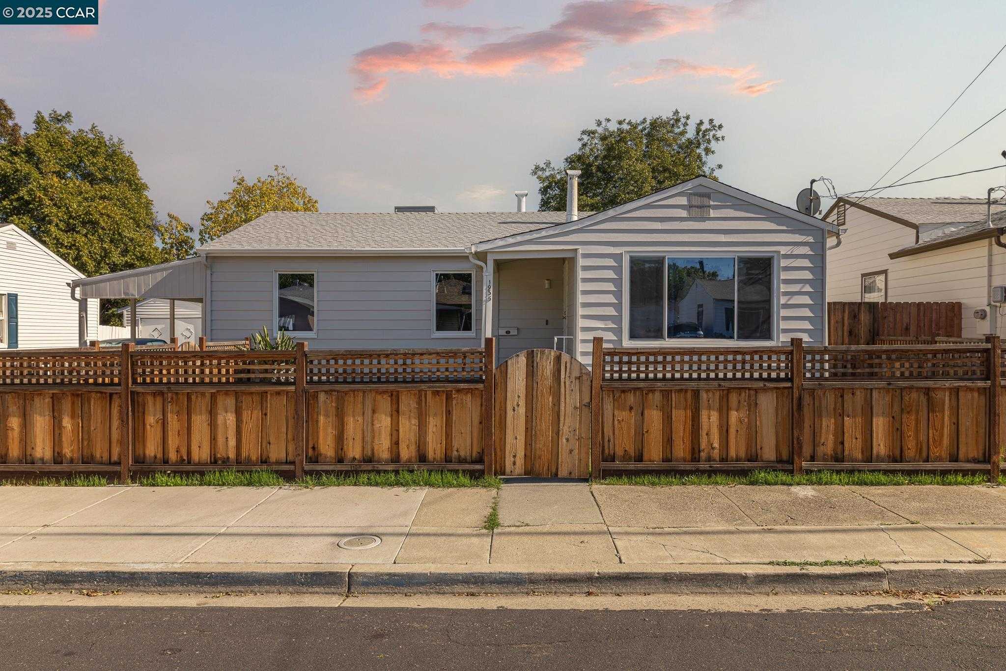 Neighborhood Neighborhood-20