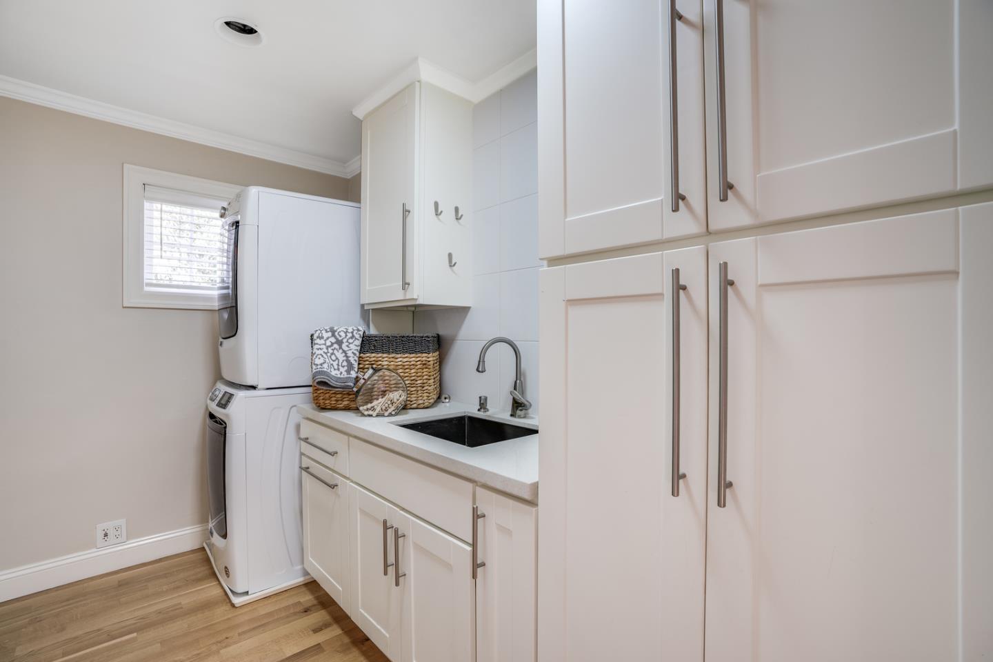 Neighborhood Neighborhood-76