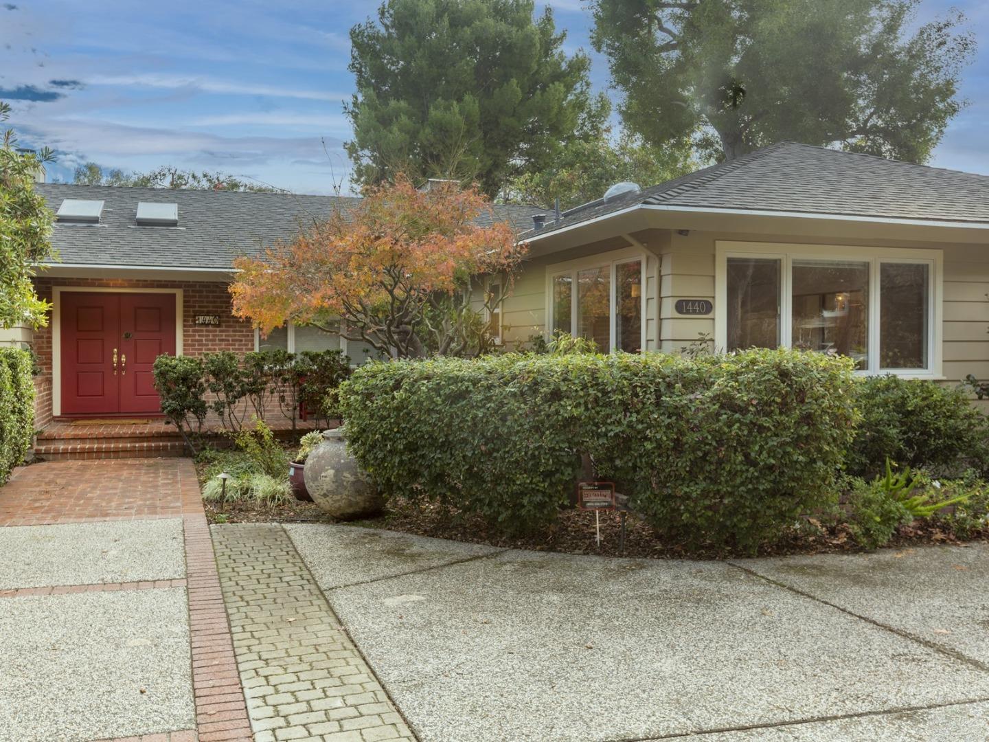 Neighborhood Neighborhood-68