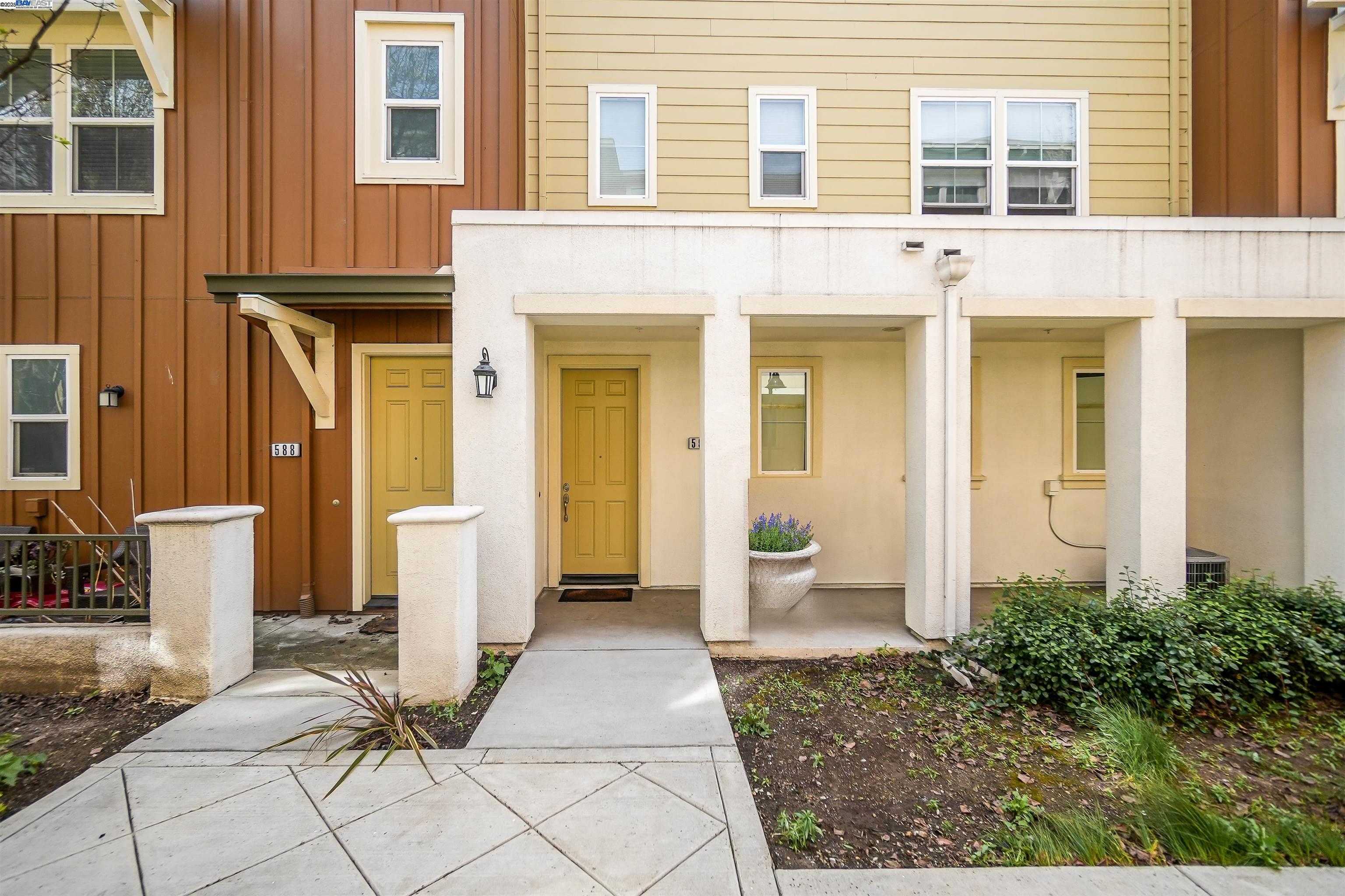 Neighborhood Neighborhood-4