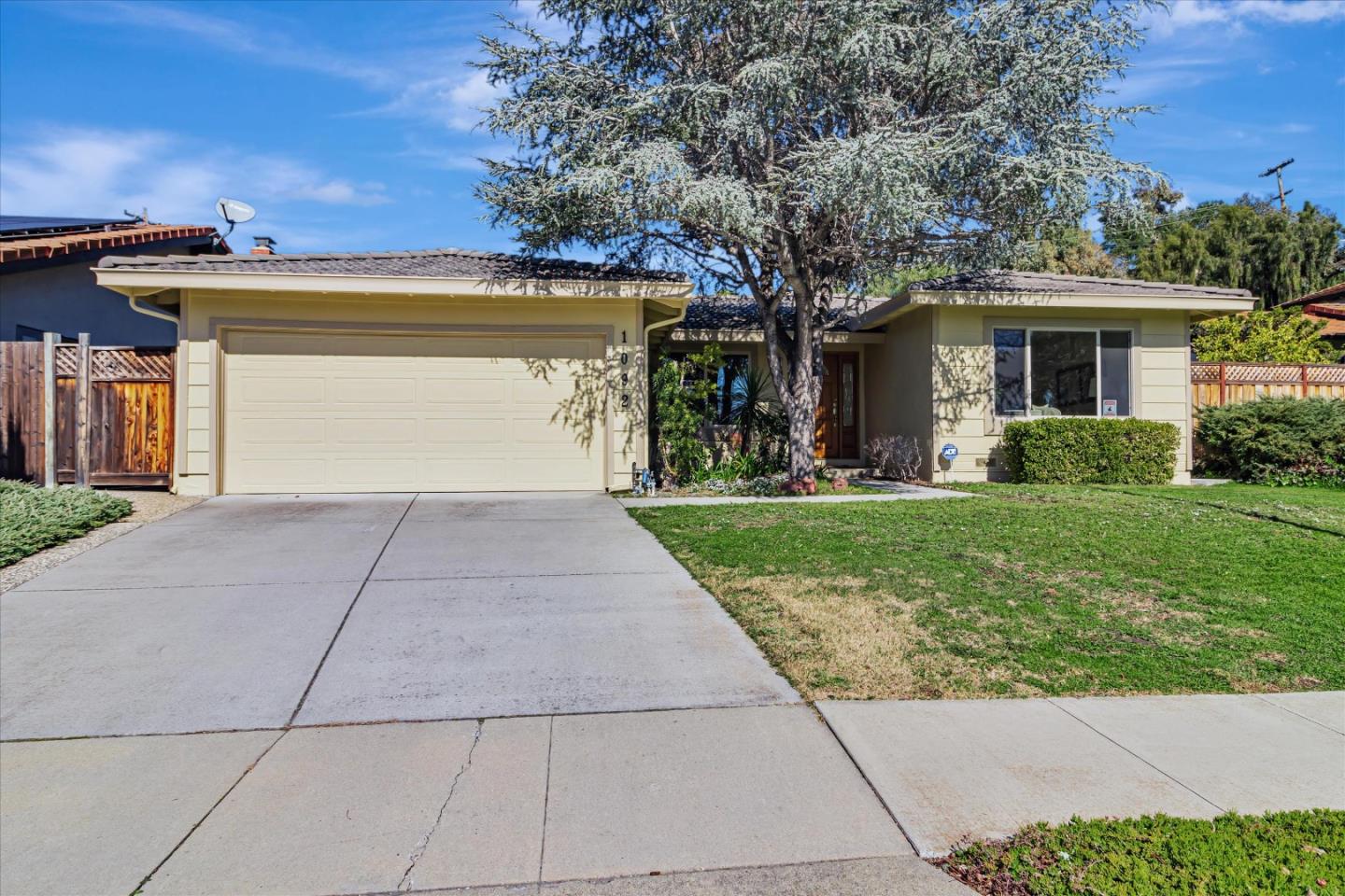 Neighborhood Neighborhood-4