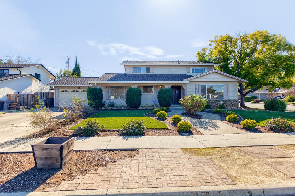 Neighborhood Neighborhood-24