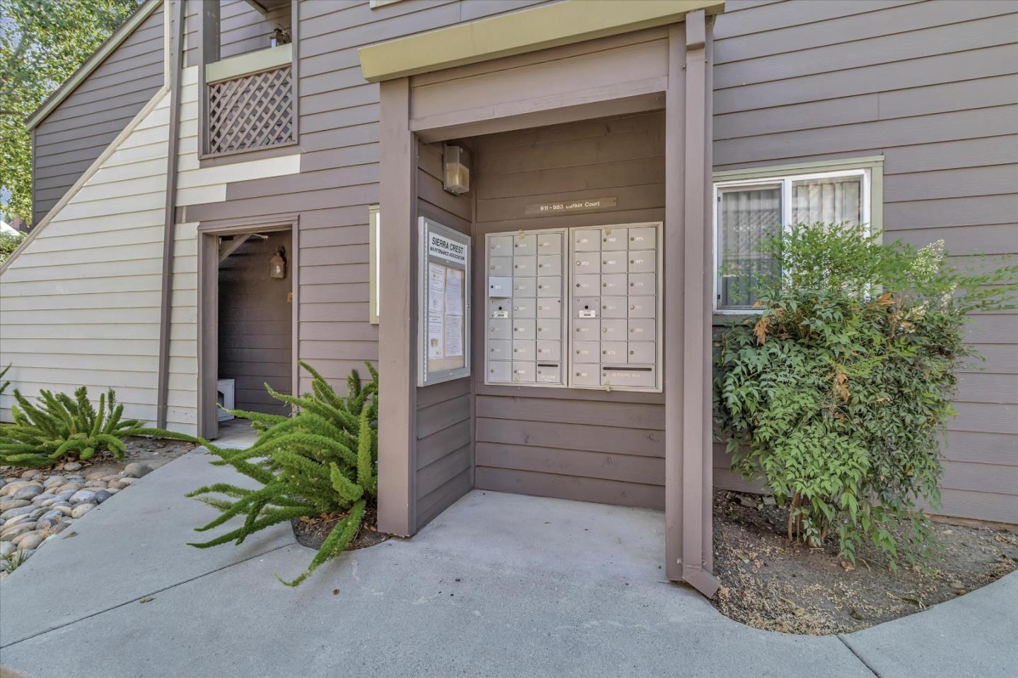 Neighborhood Neighborhood-4