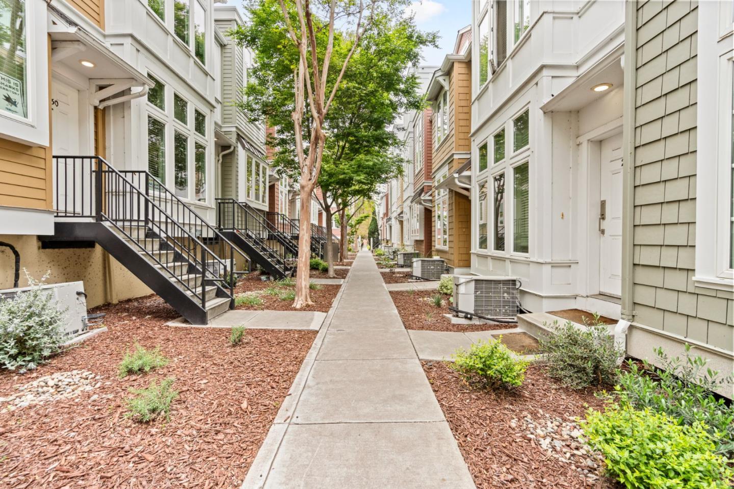 Neighborhood Neighborhood-20
