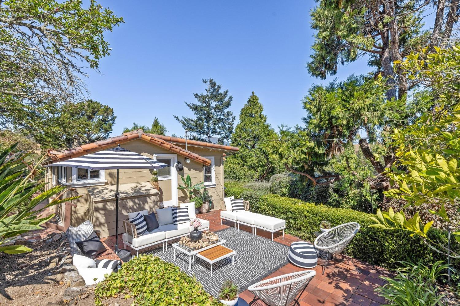 Neighborhood Neighborhood-4