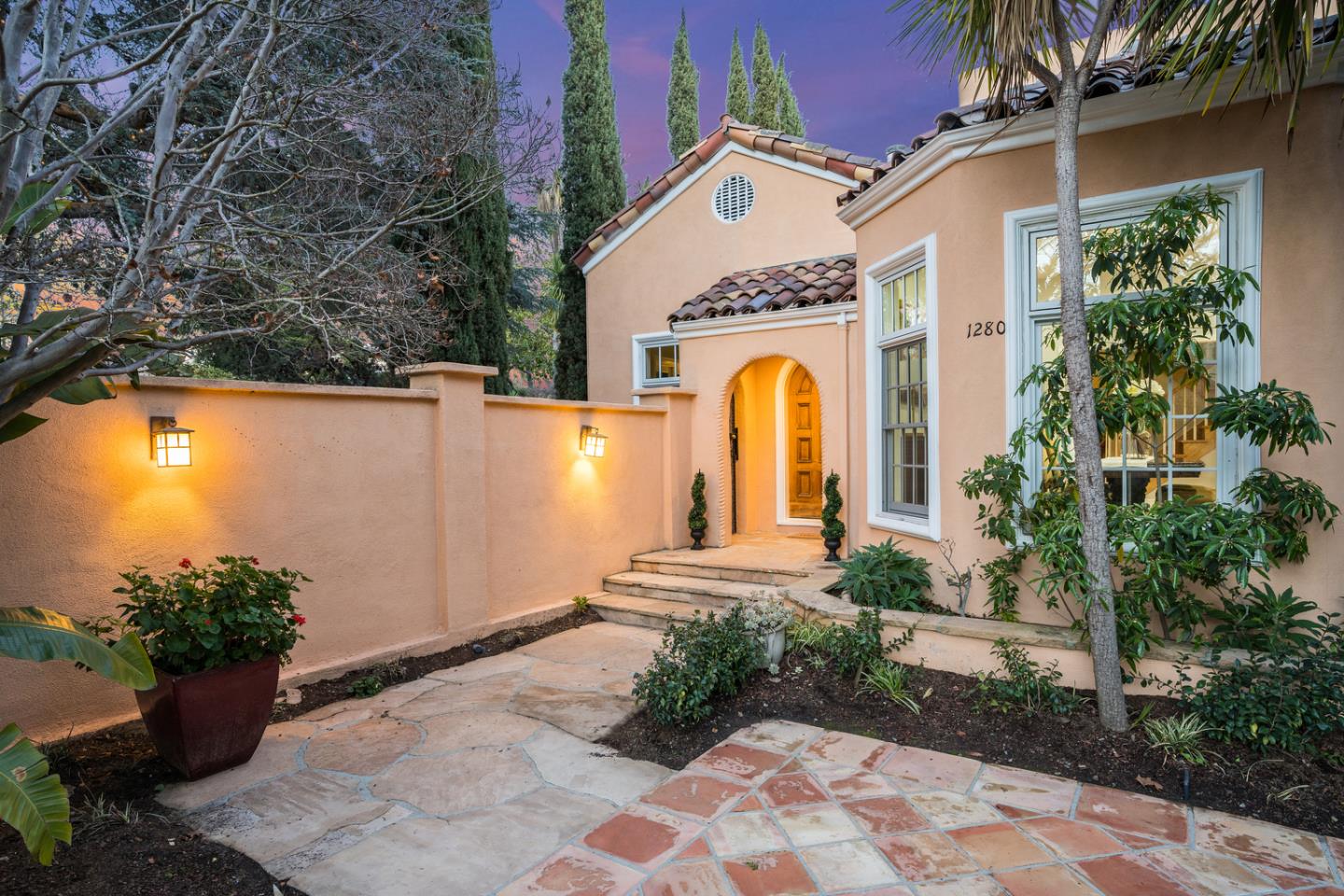 Neighborhood Neighborhood-25