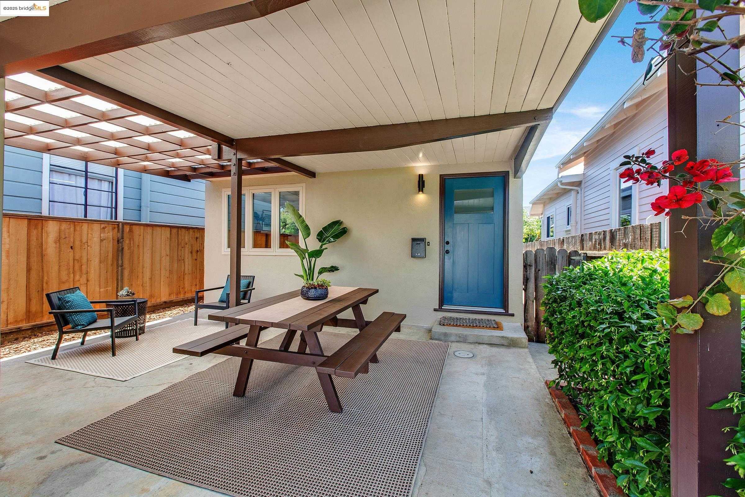 Neighborhood Neighborhood-5