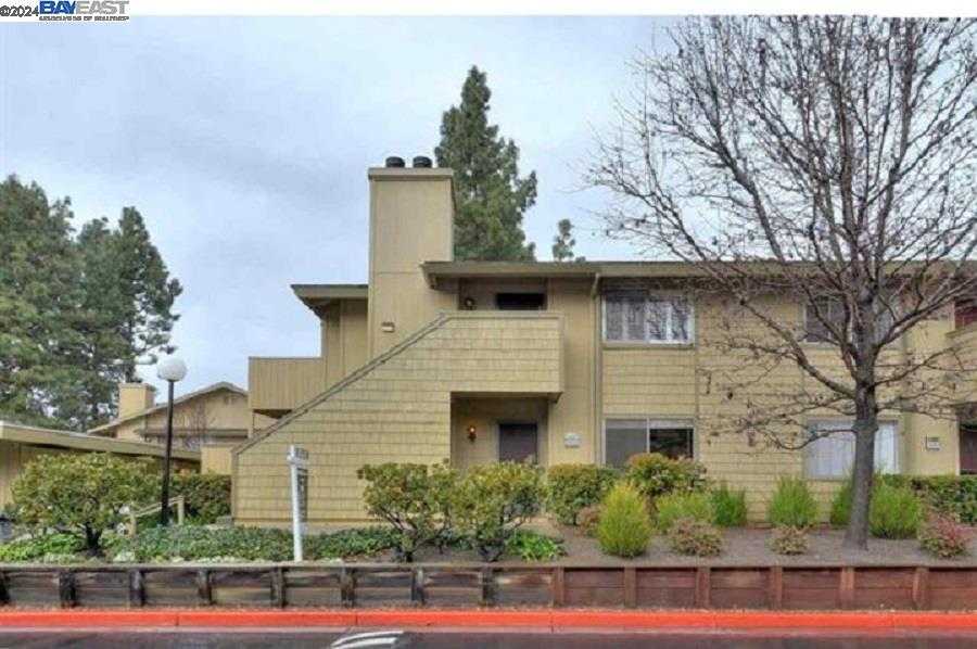 Neighborhood Neighborhood-23