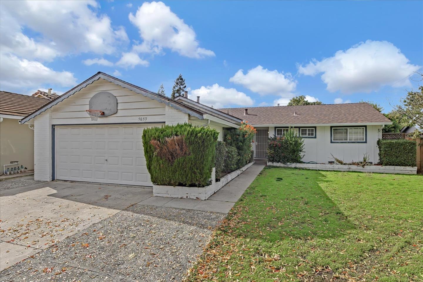 Neighborhood Neighborhood-173