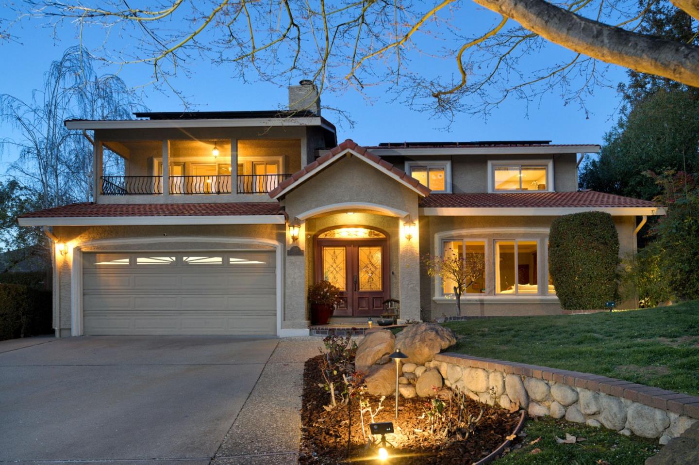 Neighborhood Neighborhood-20