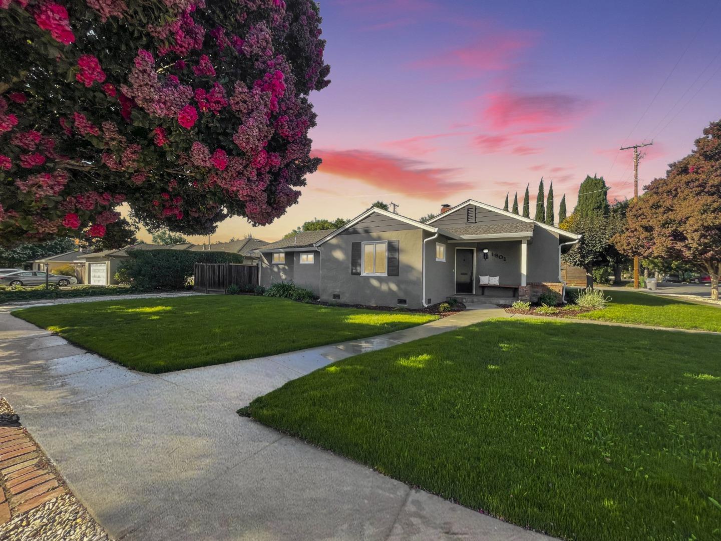 Neighborhood Neighborhood-113