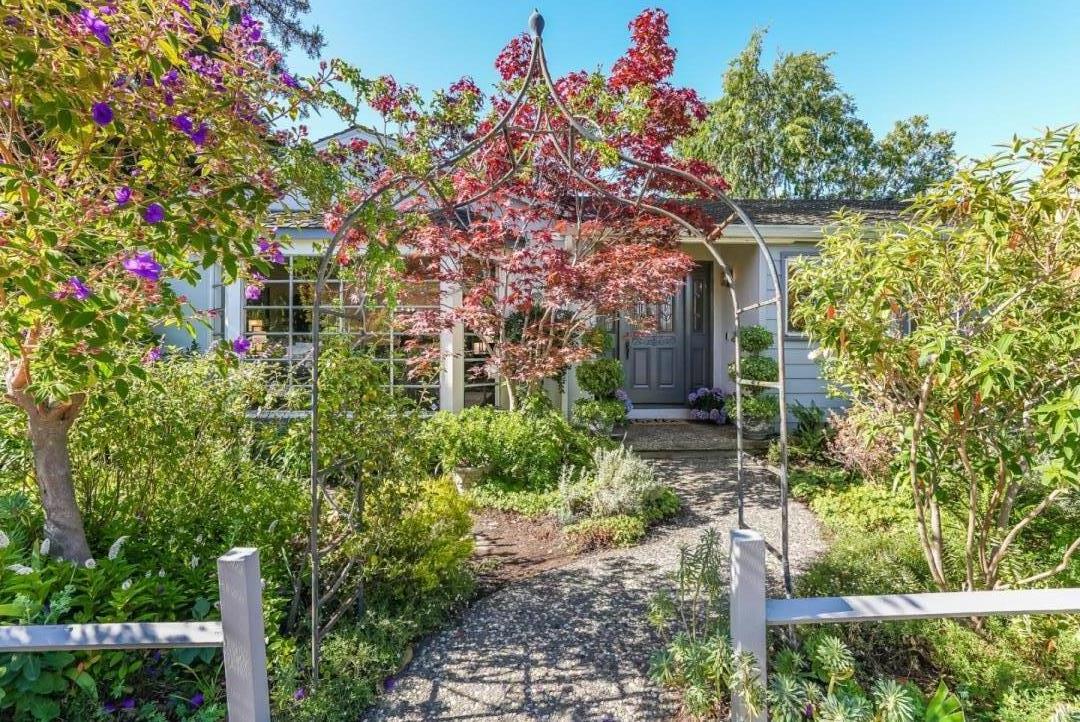 Neighborhood Neighborhood-15