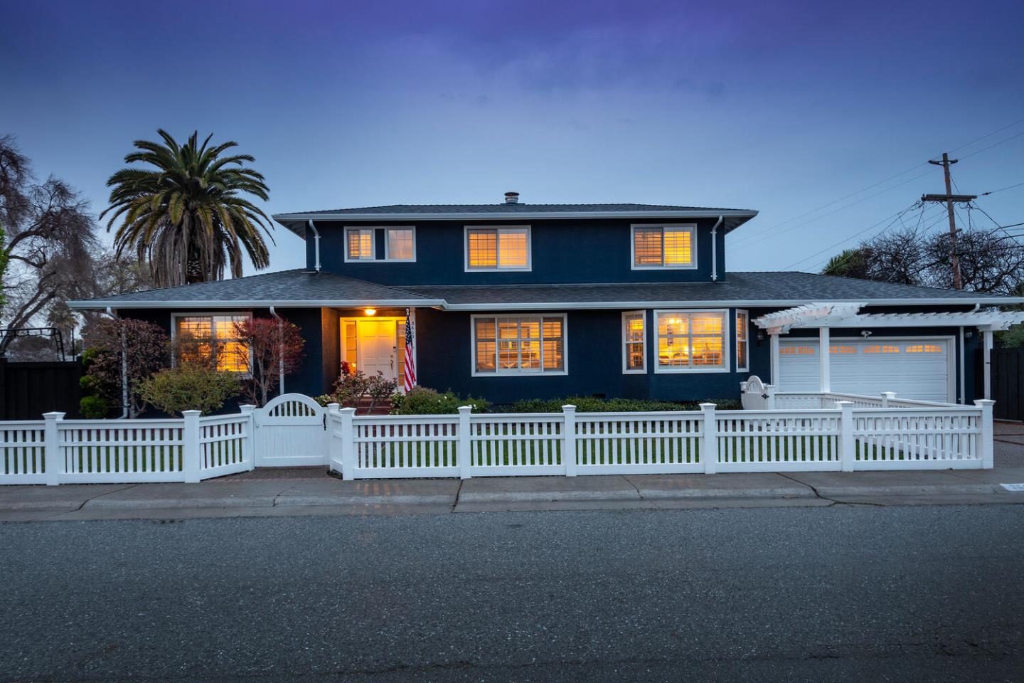 Neighborhood Neighborhood-131