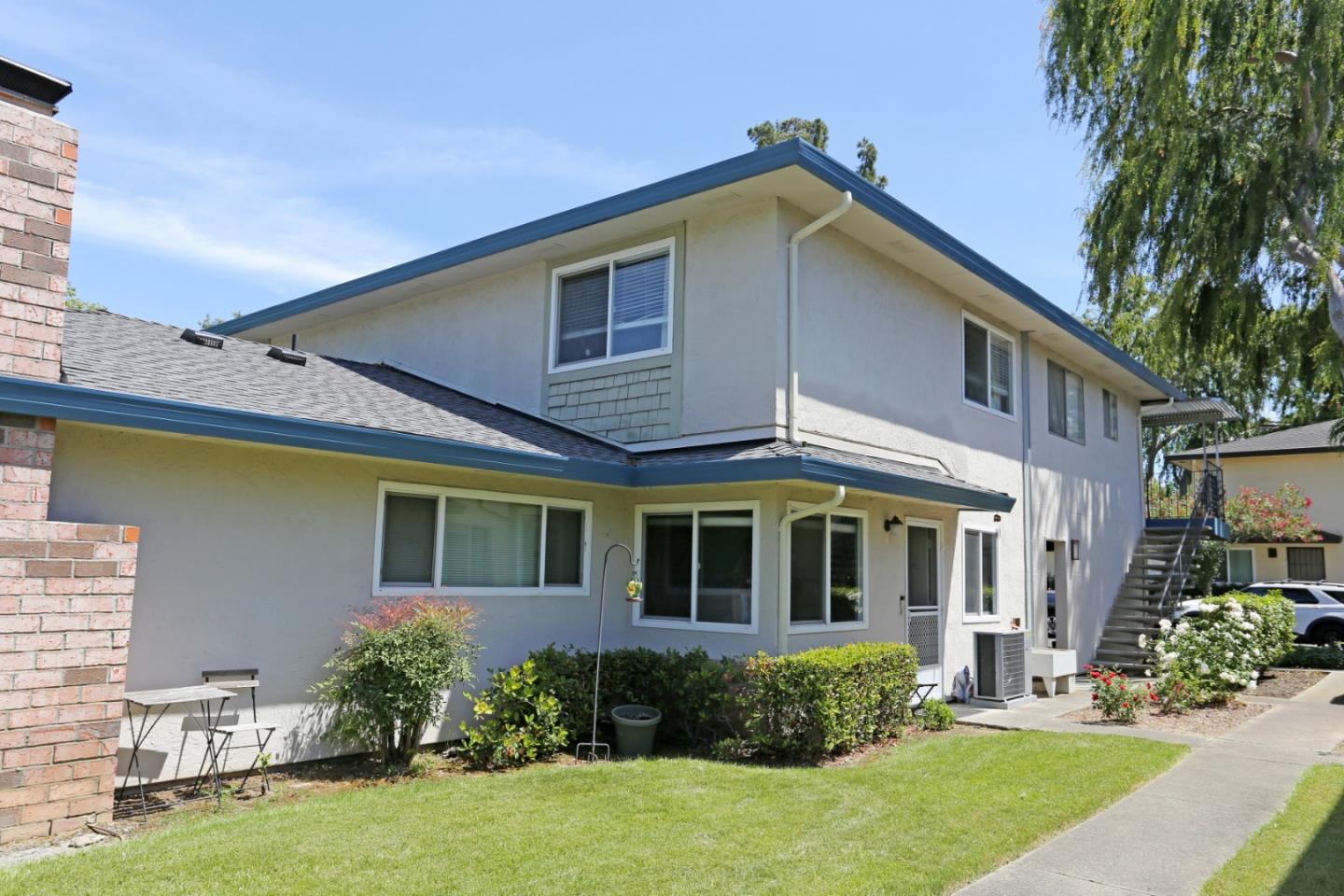 Neighborhood Neighborhood-15