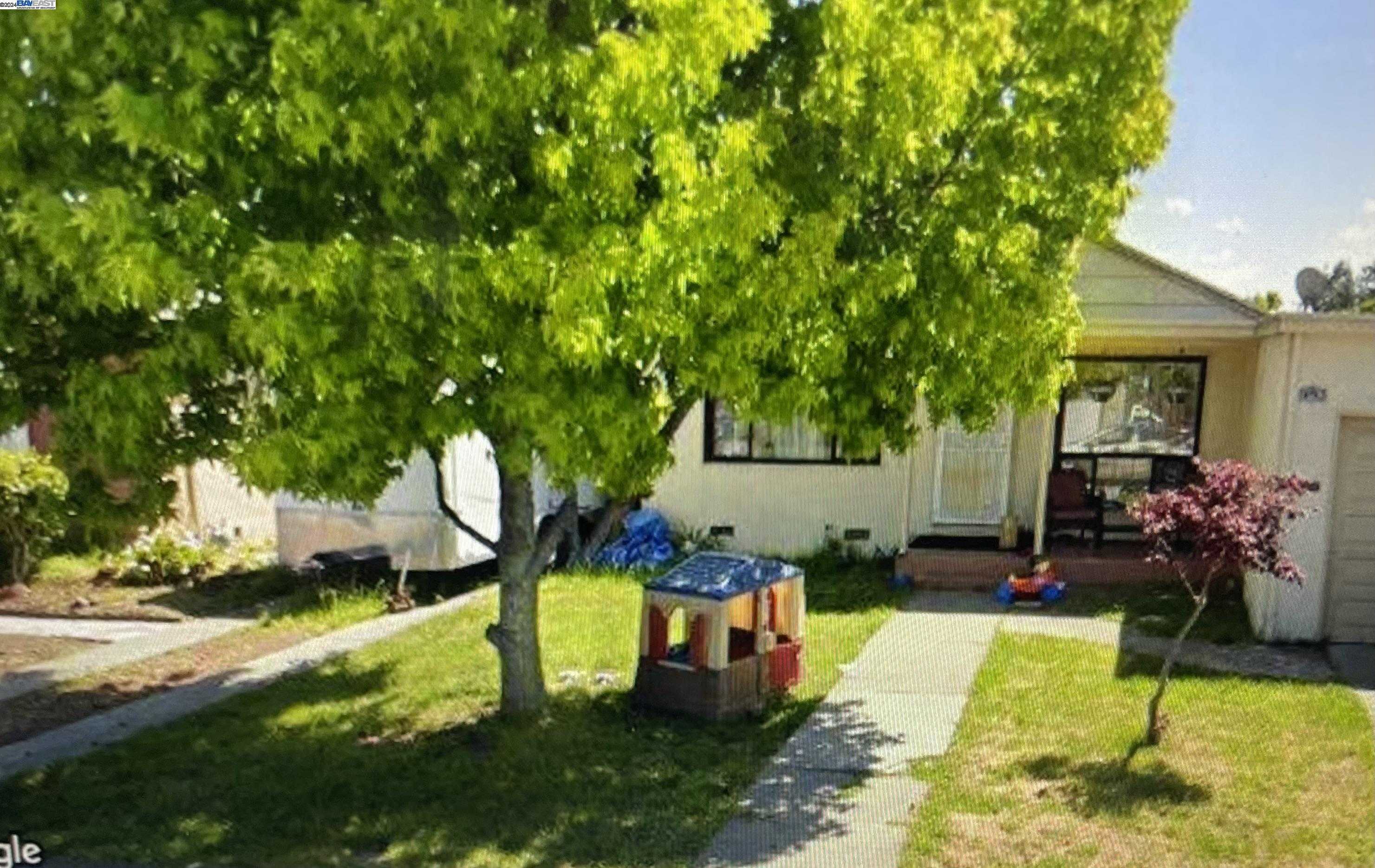 Neighborhood Neighborhood-31