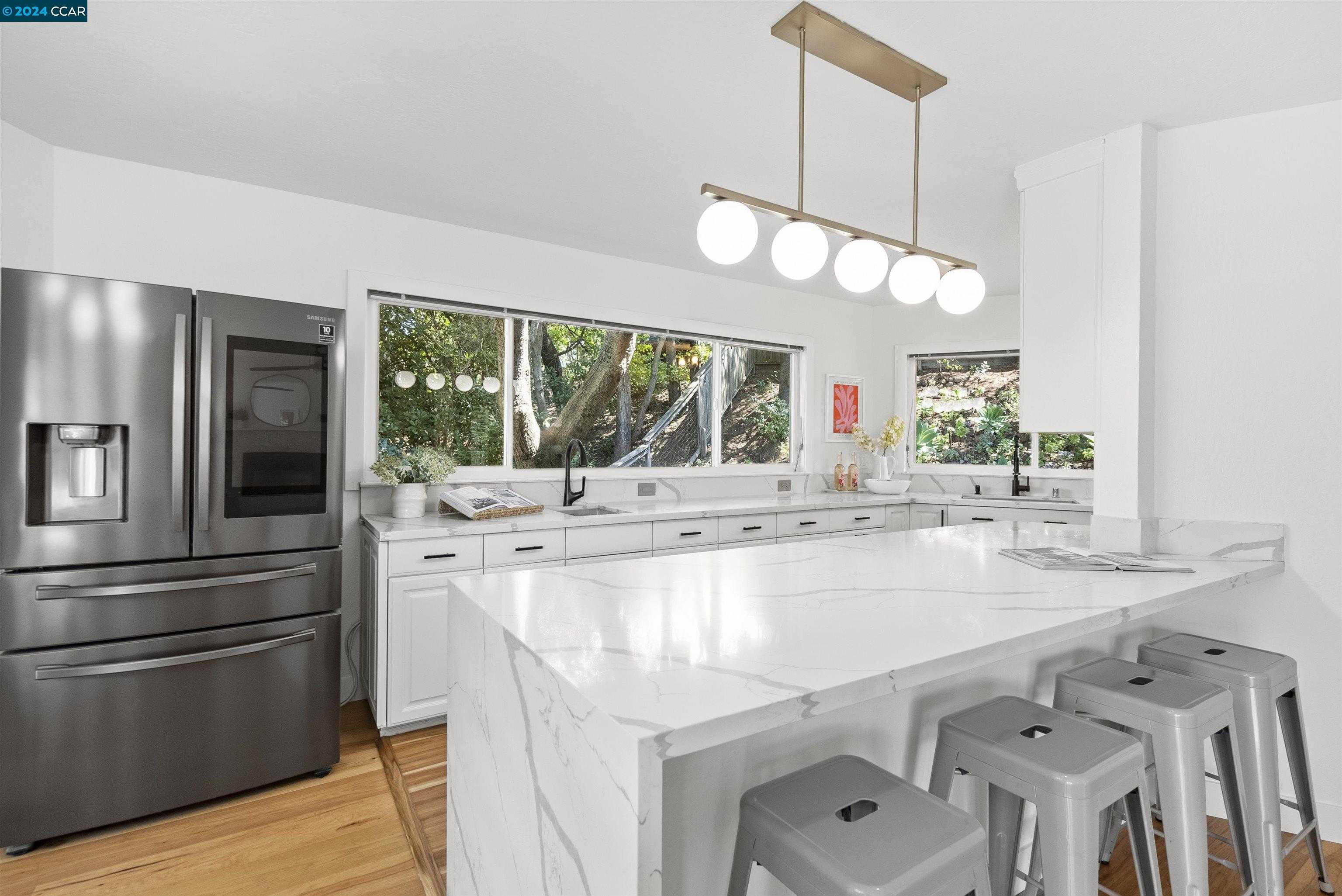 Neighborhood Neighborhood-20