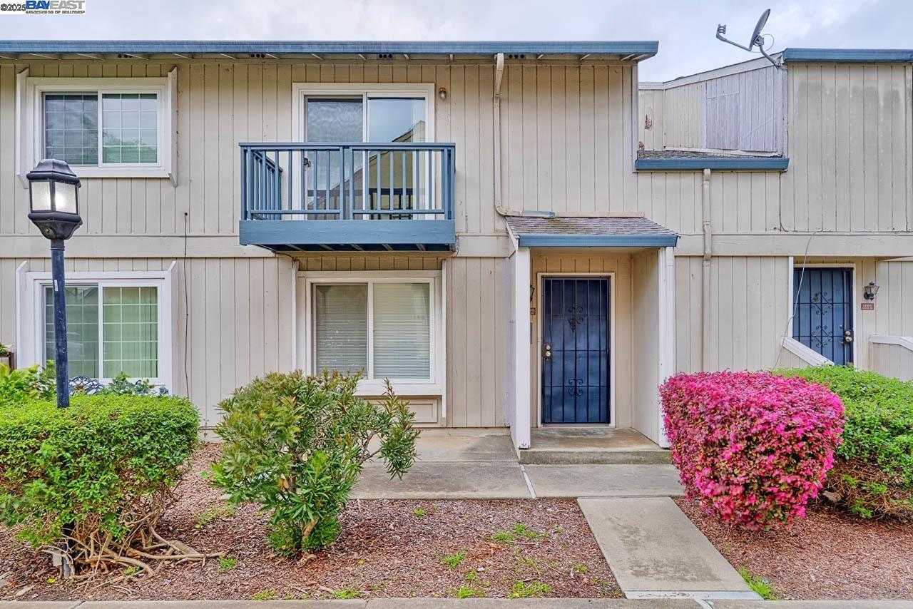 Neighborhood Neighborhood-4