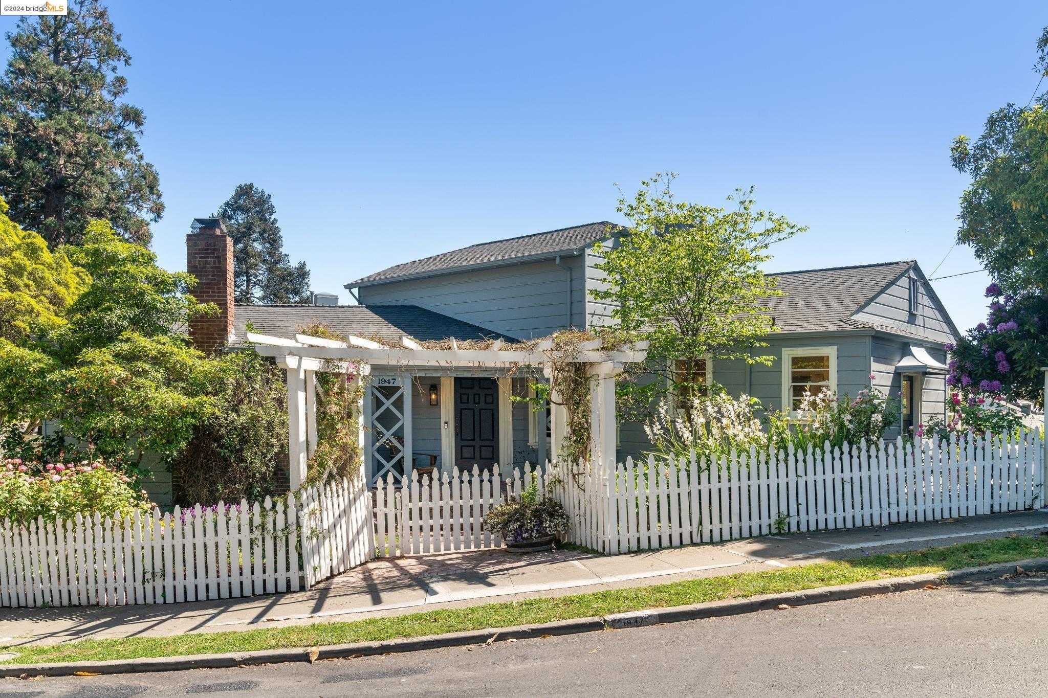 Neighborhood Neighborhood-22