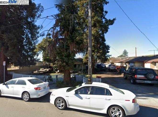 Neighborhood Neighborhood-32