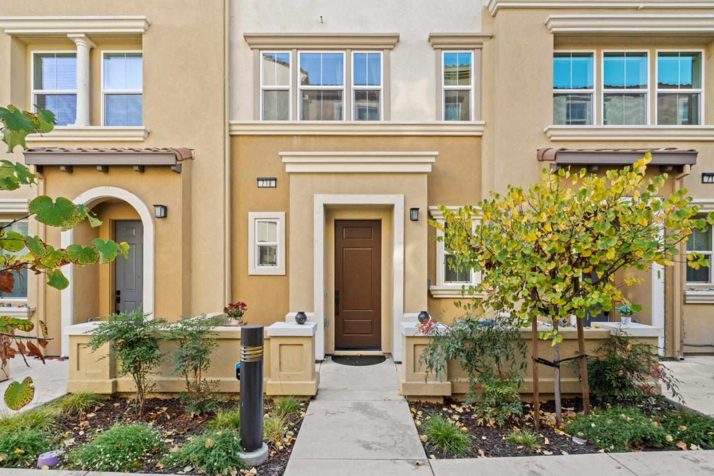 Neighborhood Neighborhood-150