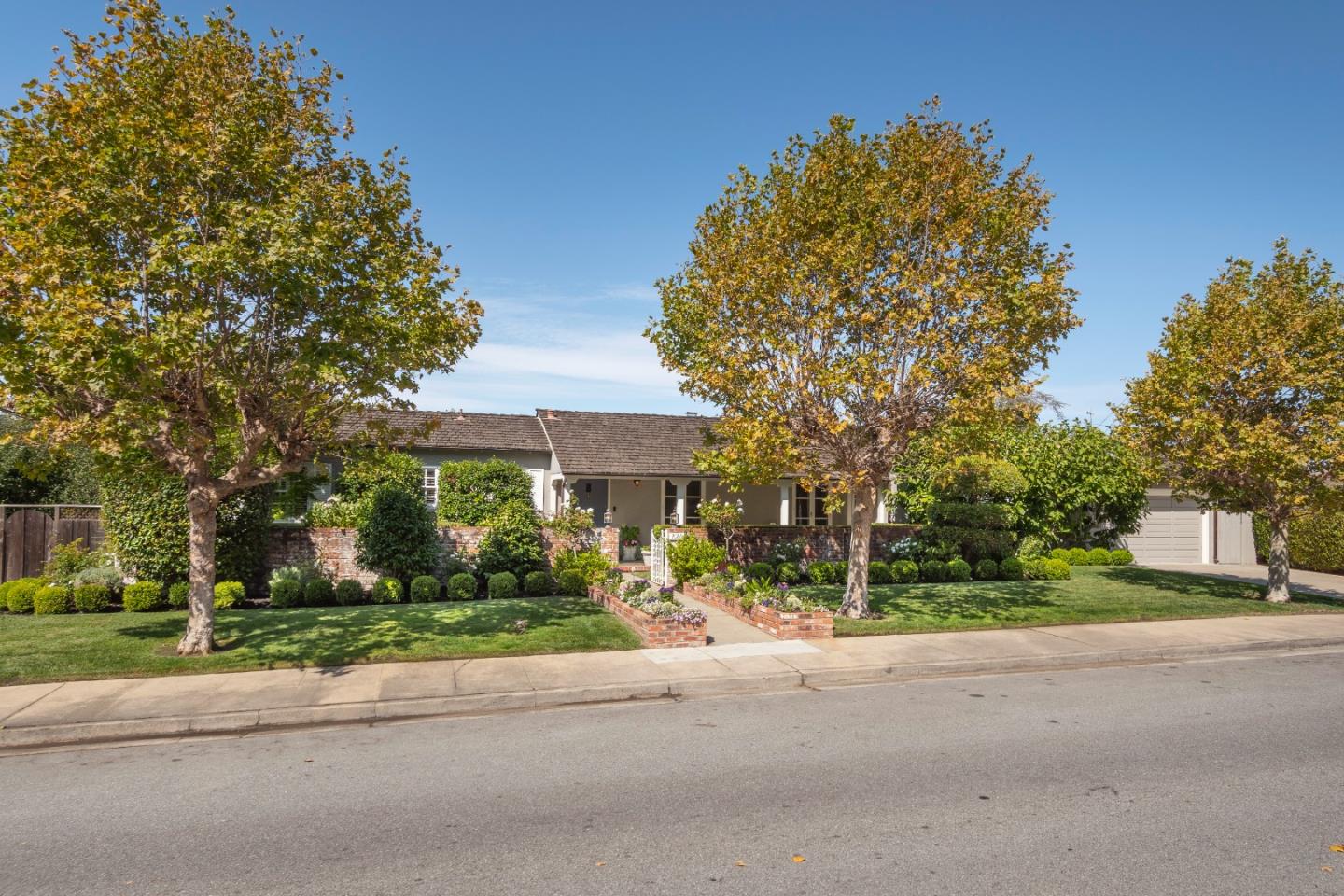 Neighborhood Neighborhood-19