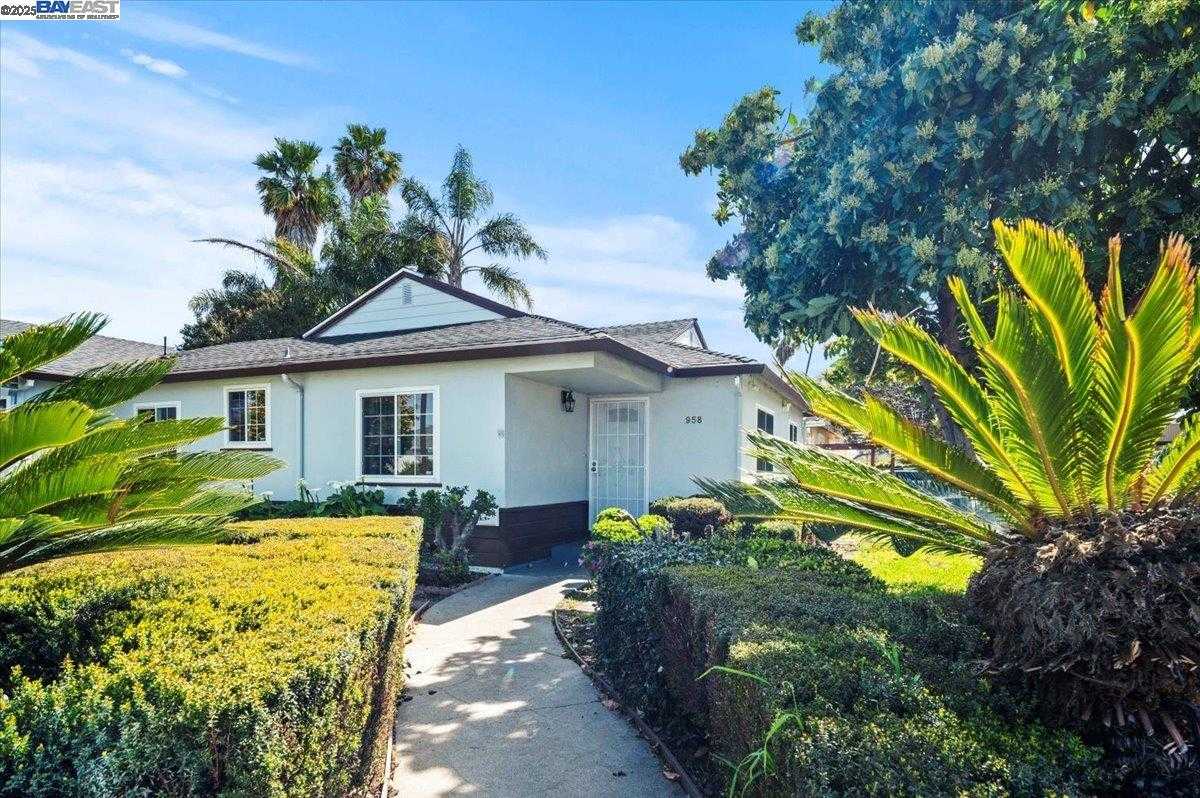 Neighborhood Neighborhood-18